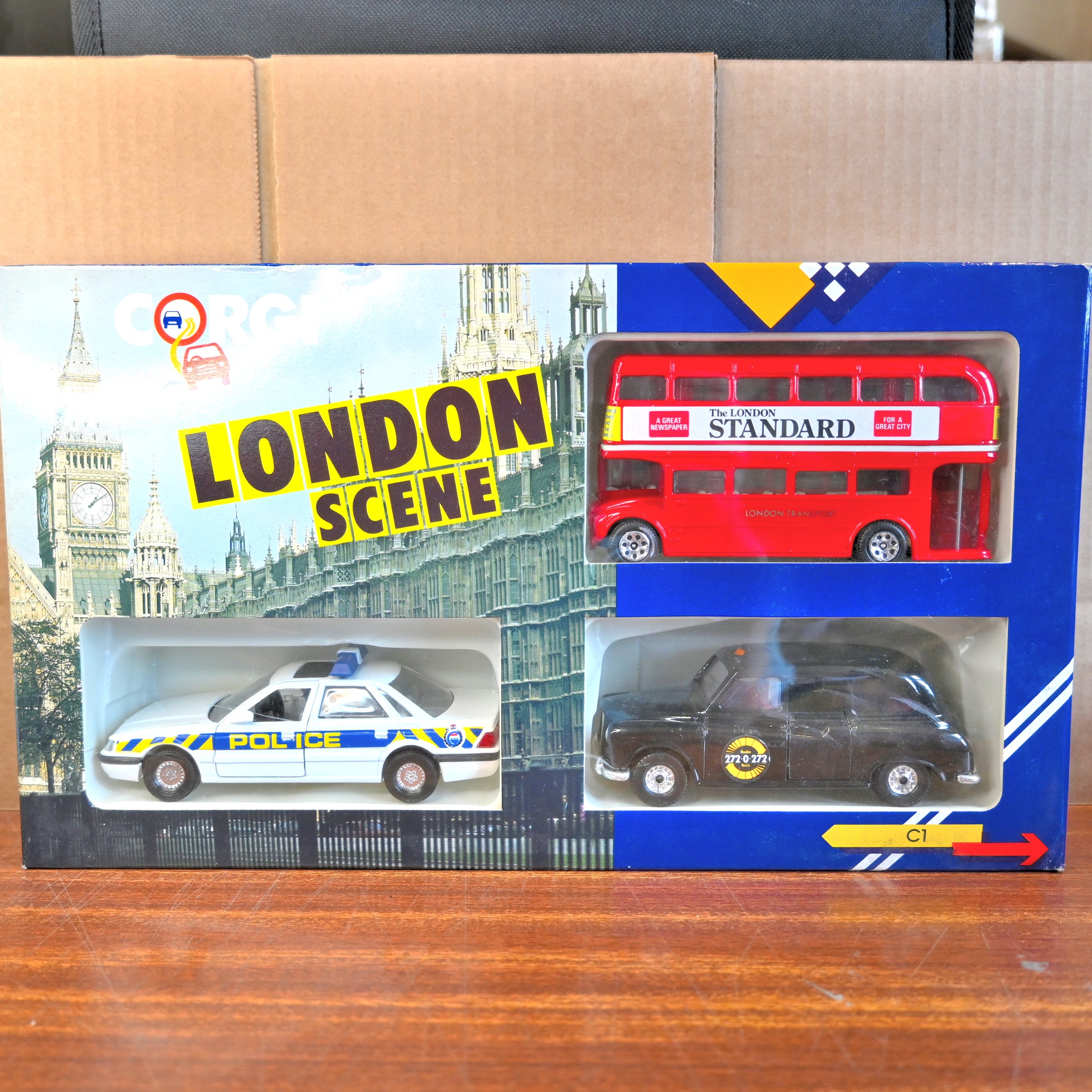Corgi C1 / London Scene / Police Car Taxi Routemaster | Model