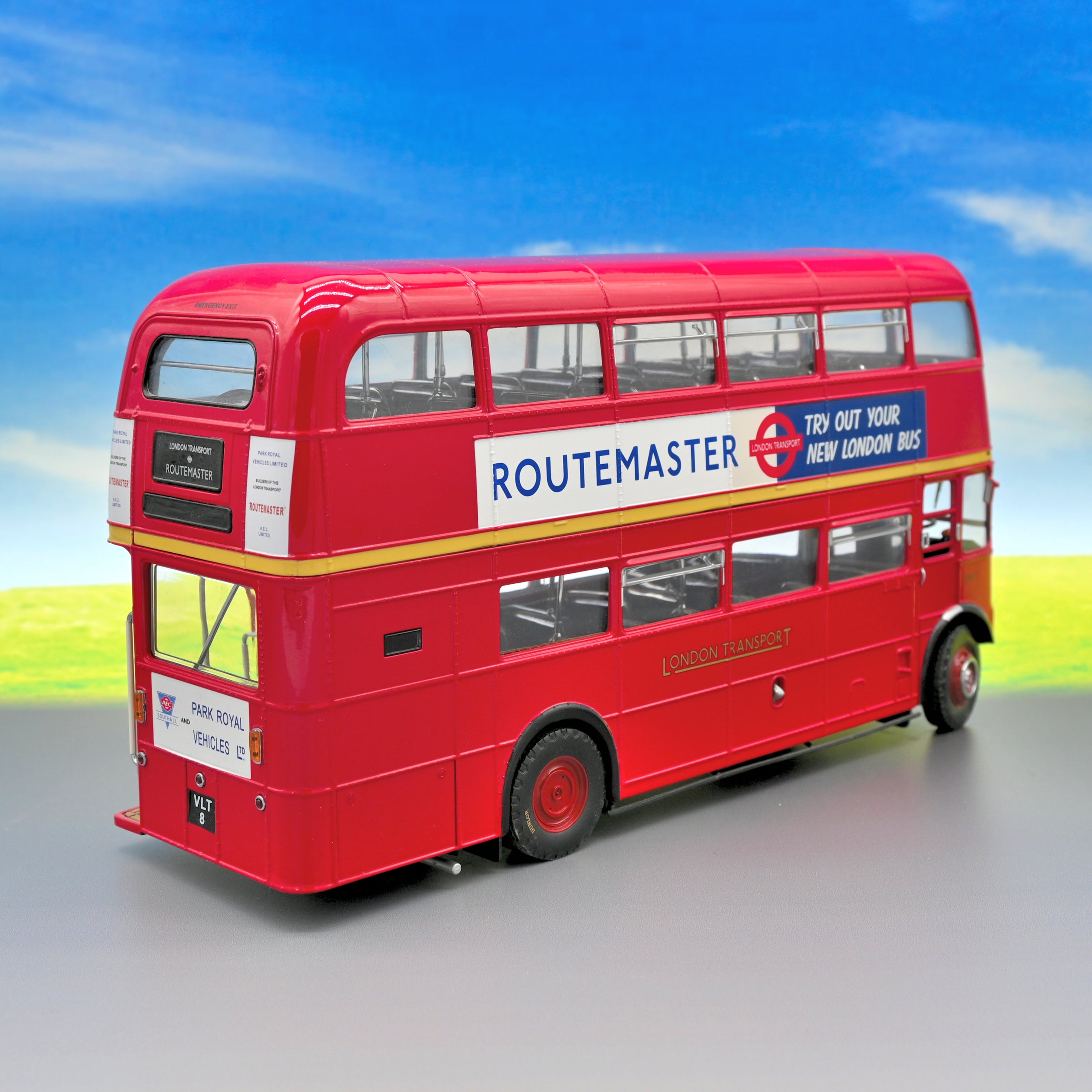 ロンドンバスSun Star 1:24scale 2901 RM8-VLT 8 ロンドンバスSun Star 1:24scale 2901 RM8-VLT 8 Model Bus Zone