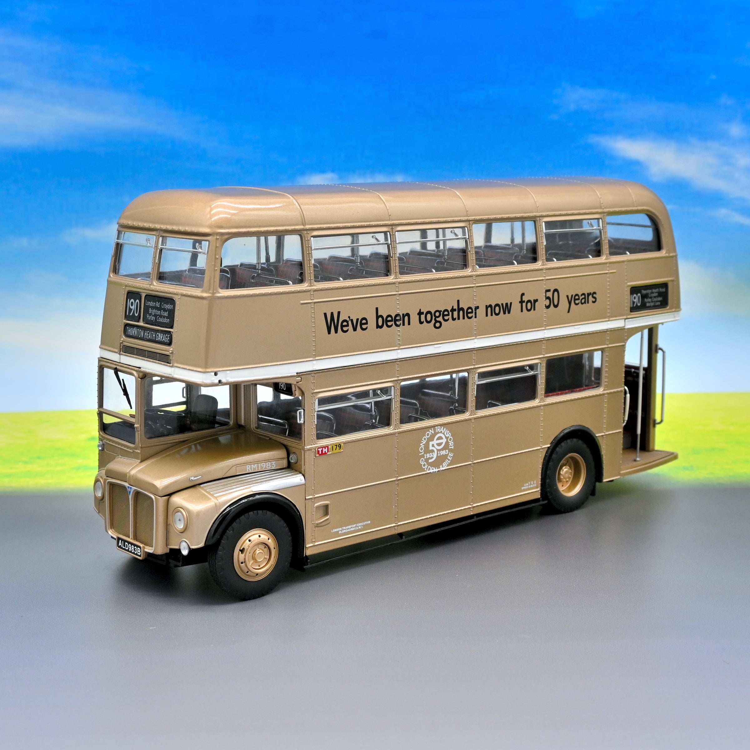 SUN STAR BUS anglais 1/24° ROUTEMASTER 2905 RM686