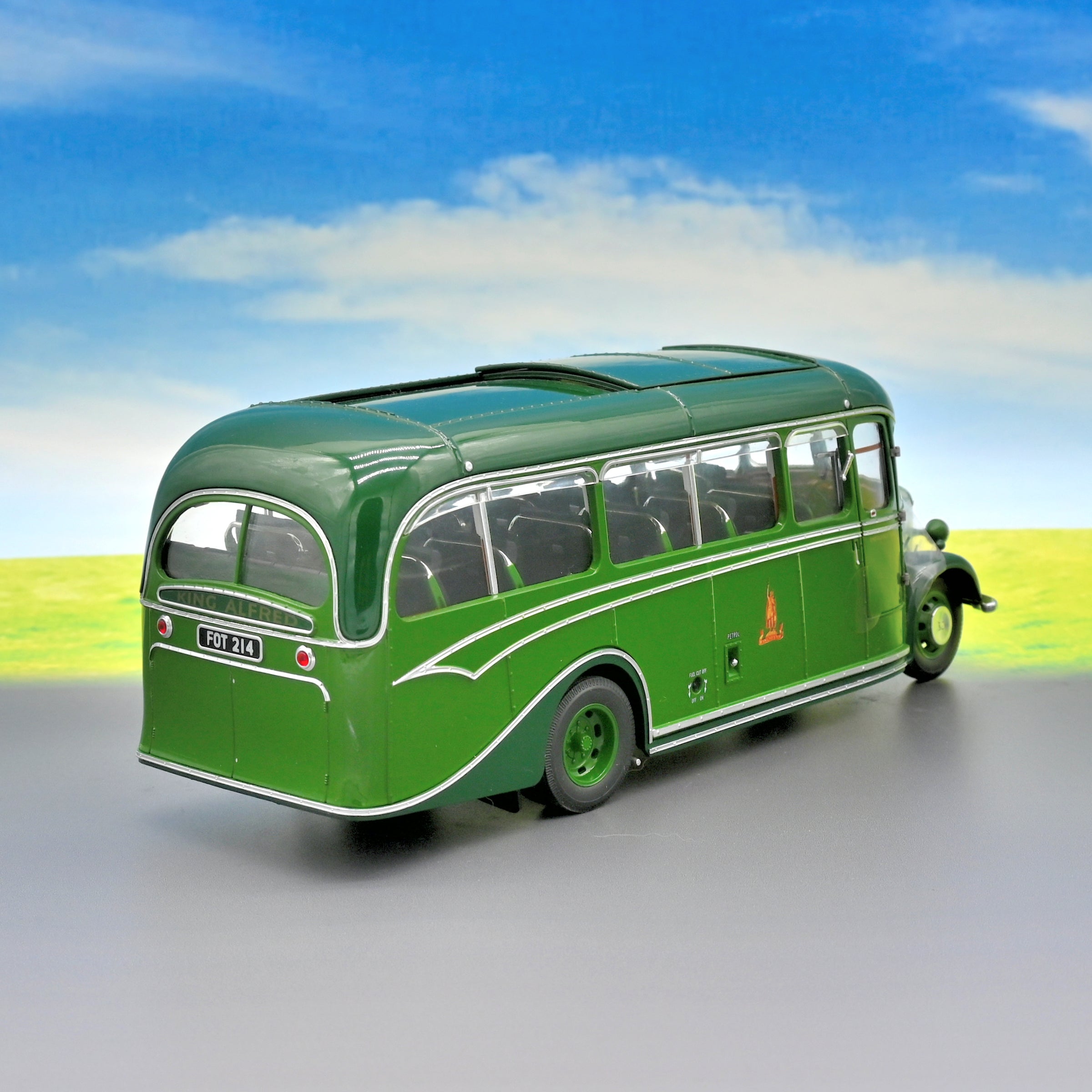 Sun Star 5003 / Bedford OB Duple Vista / King Alfred Omnibus