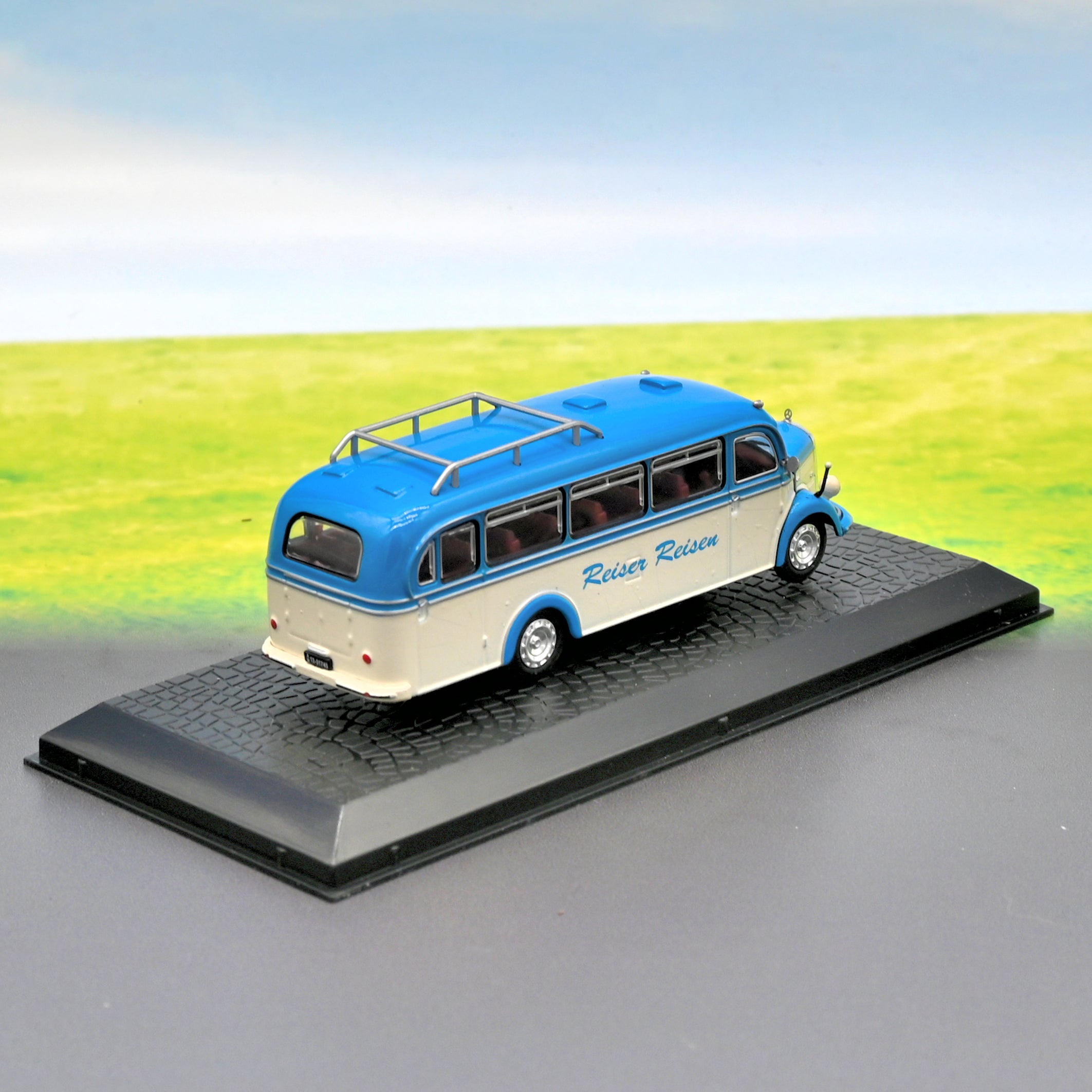 Atlas Editions / Mercedes-Benz O 3500 1949 / Reiser Reisen / 1:72