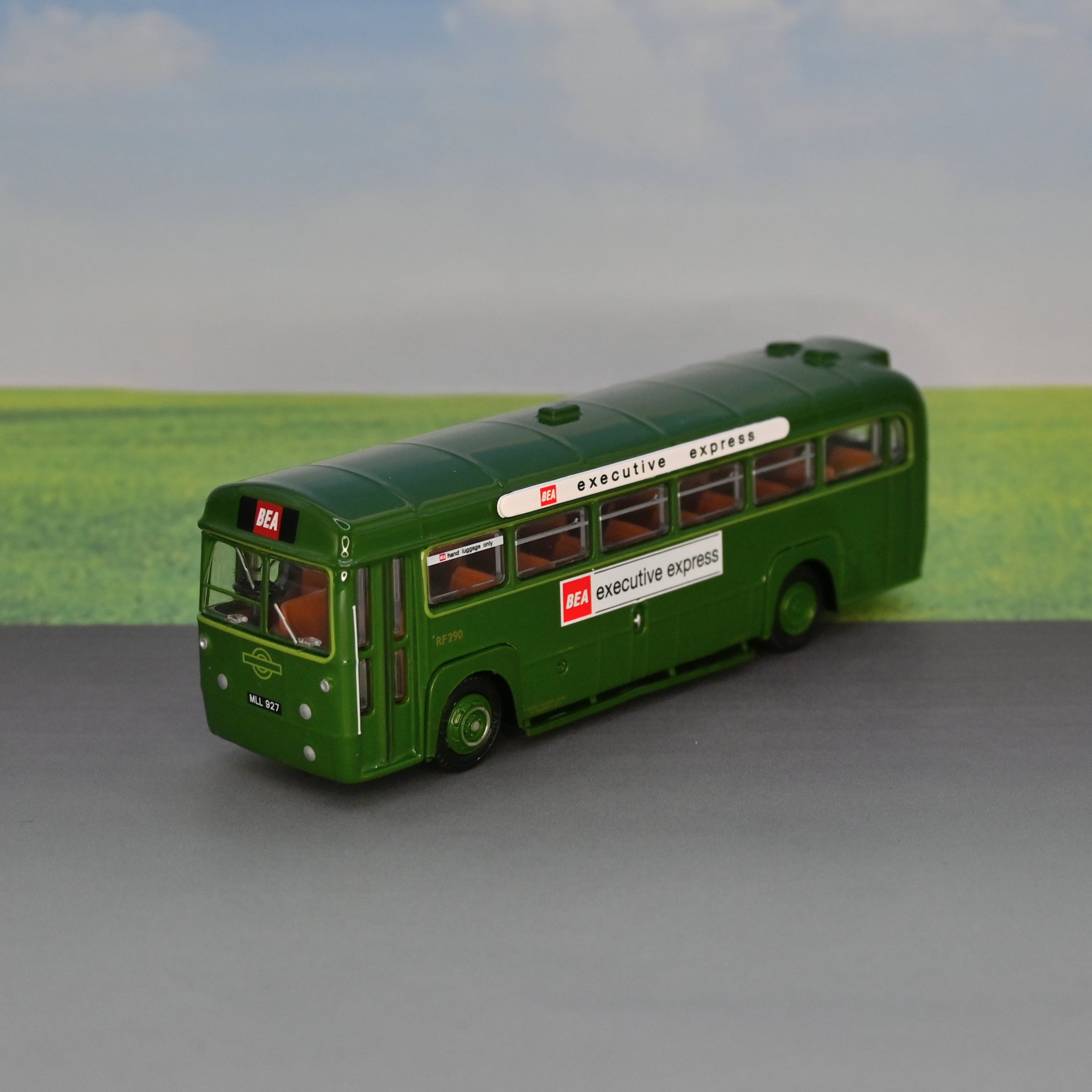 EFE 23321 / AEC RF / BEA Executive Express / 1:76 Scale | Model Buses ...