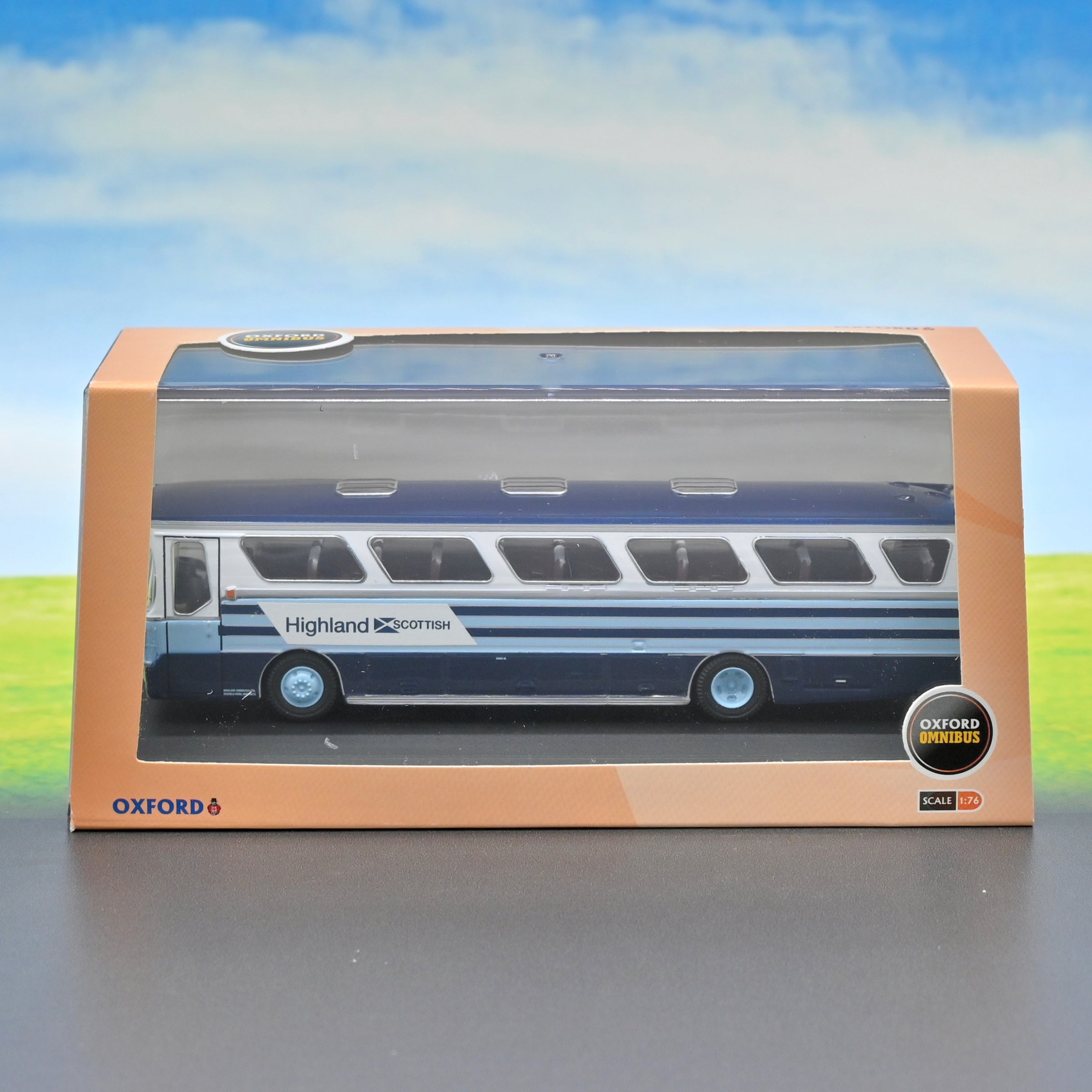 Models Scotland Bus Oxford 76AMT005 / Alexander M Type / Highland Scottish / 1:76 Scale ...