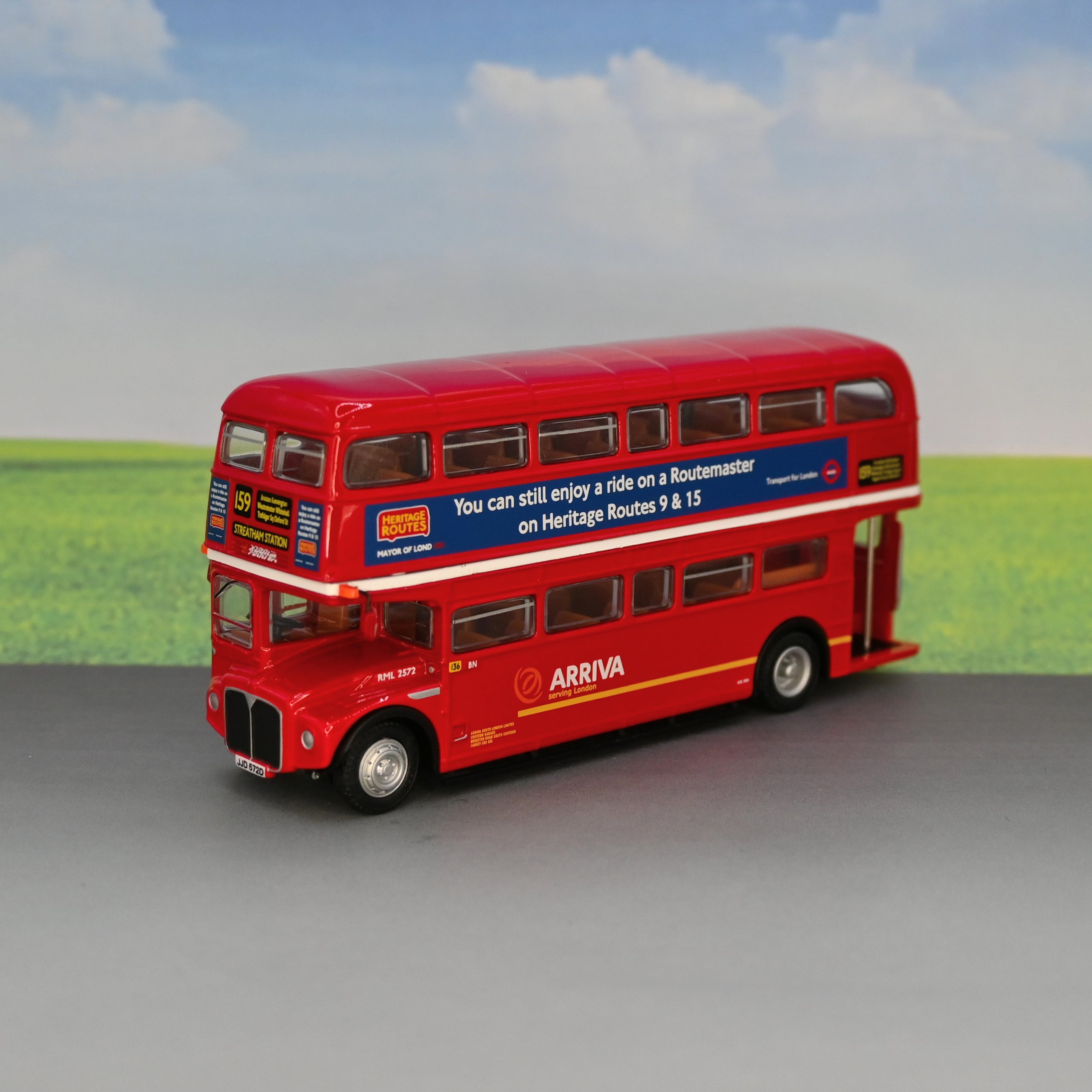 EFE 31902 / RML Routemaster / Arriva London / Heritage Routes / 176